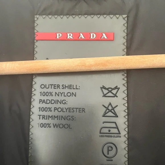 Prada - Picture 7 of 8